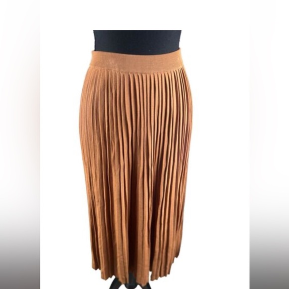 Tan tahari skirt - Picture 2 of 2